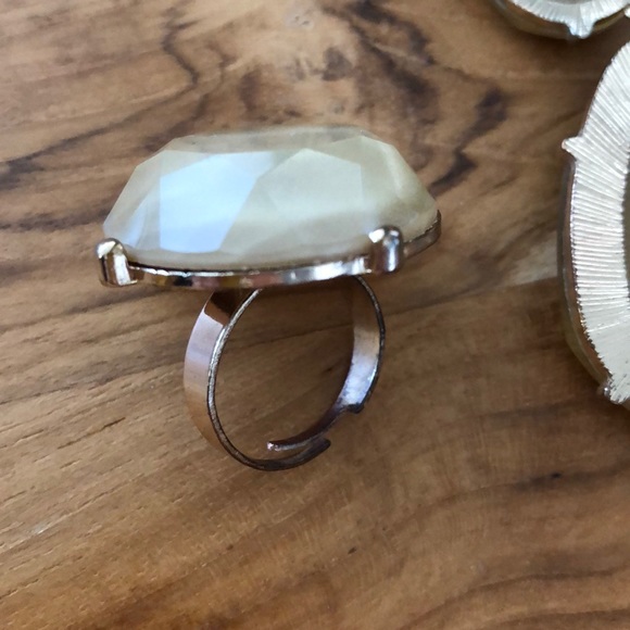 Gold Matching Ring & Earrings - Picture 4 of 5